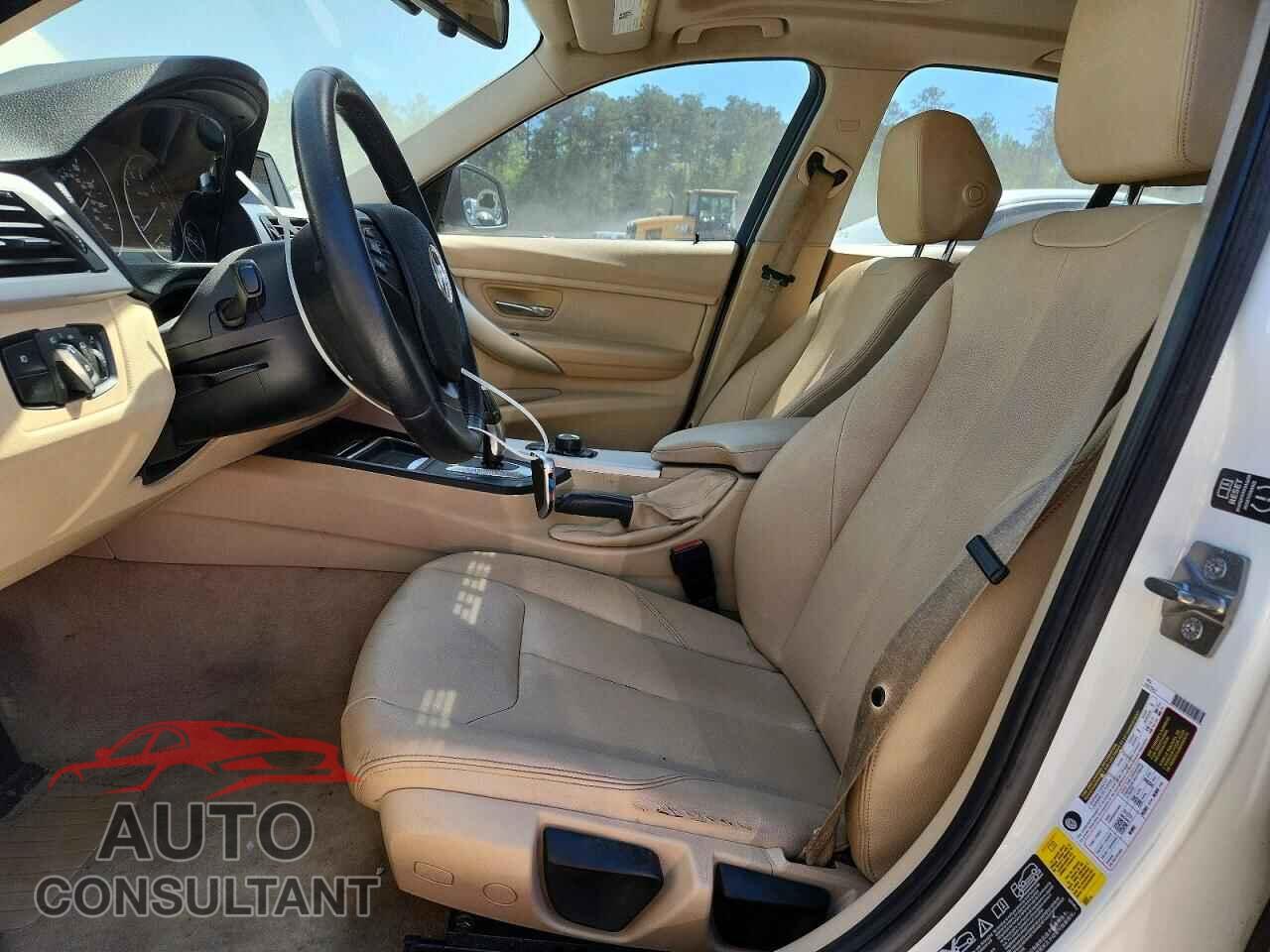 BMW 3 SERIES 2014 - WBA3C3C53EF986767