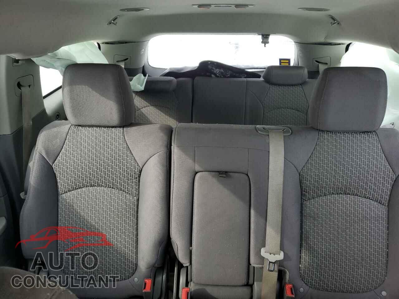 CHEVROLET TRAVERSE 2012 - 1GNKREED2CJ334754