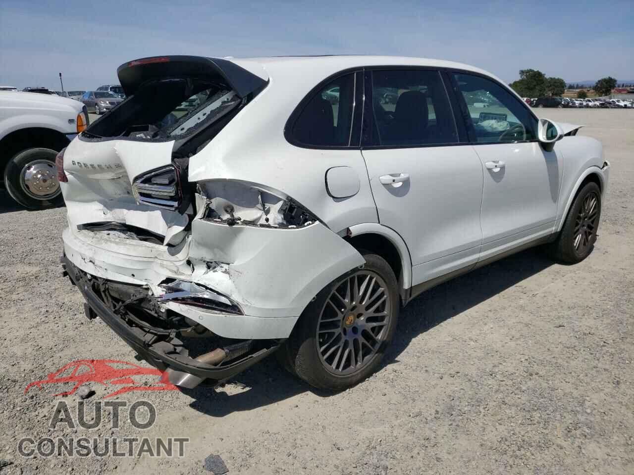 PORSCHE CAYENNE 2017 - WP1AA2A24HKA85923