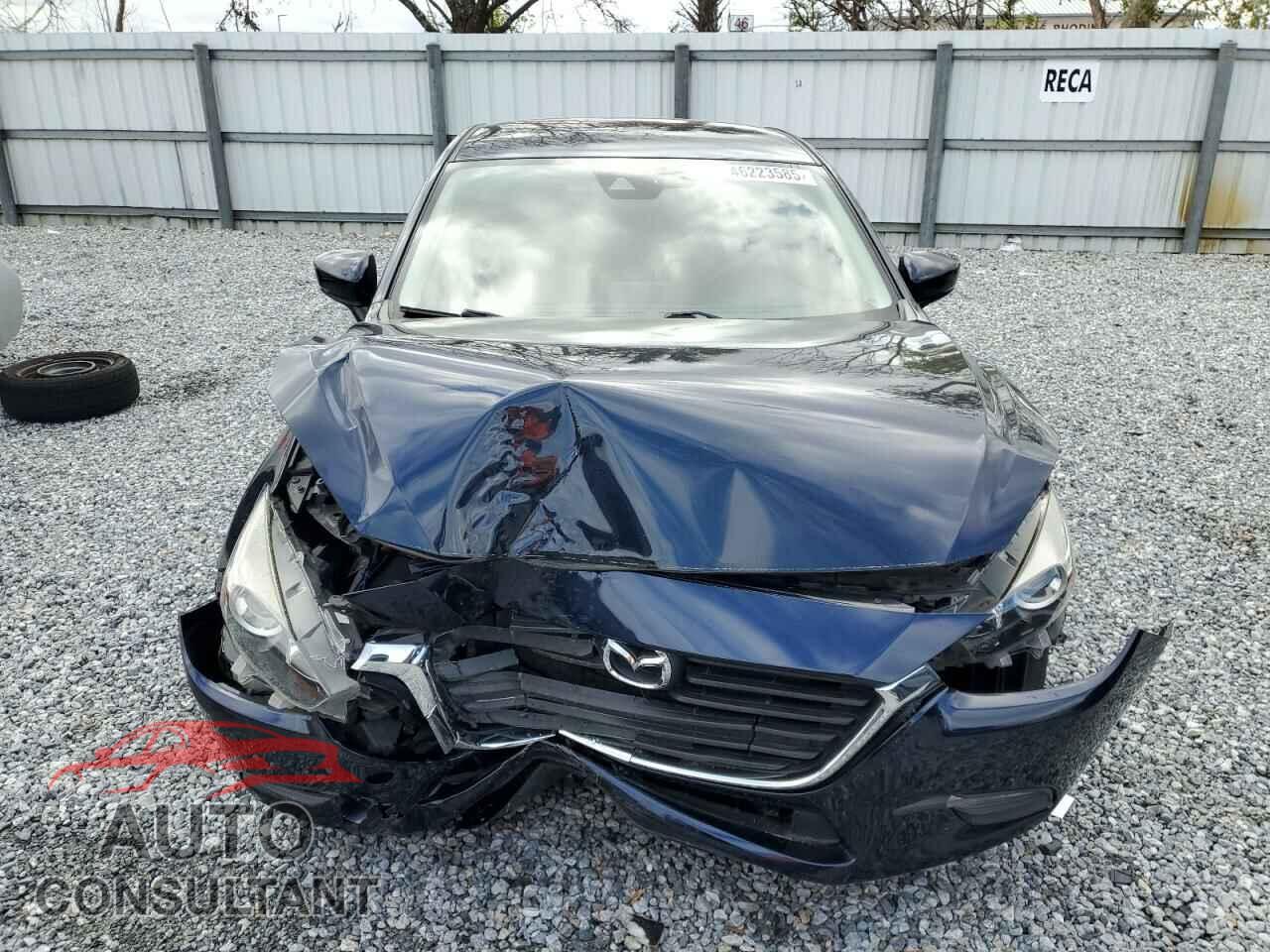 MAZDA 3 2018 - 3MZBN1V33JM211174