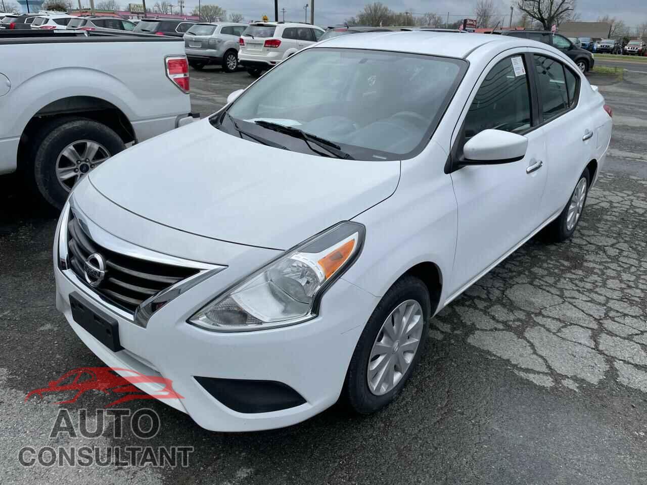 NISSAN VERSA 2019 - 3N1CN7AP6KL854809