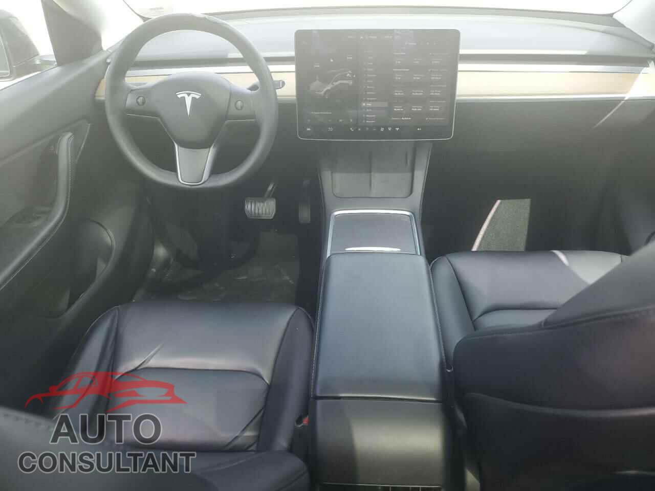 TESLA MODEL Y 2021 - 5YJYGDEE4MF196364