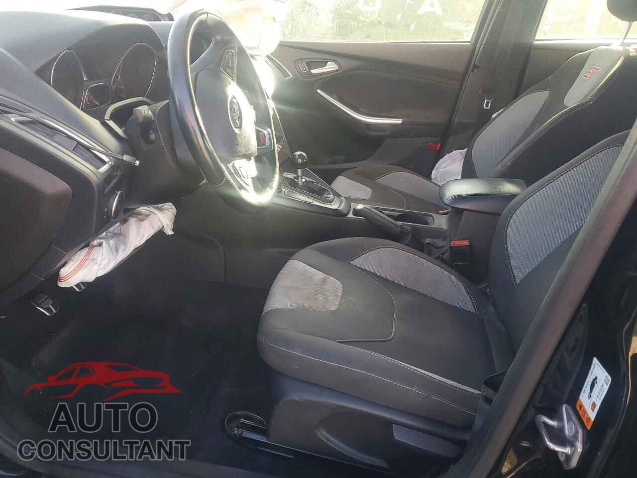 FORD FOCUS 2018 - 1FADP3L92JL249091
