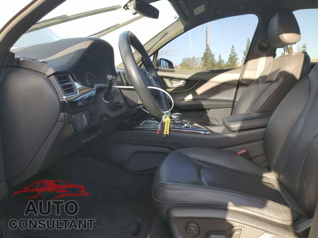 AUDI Q7 2018 - WA1LAAF7XJD043785