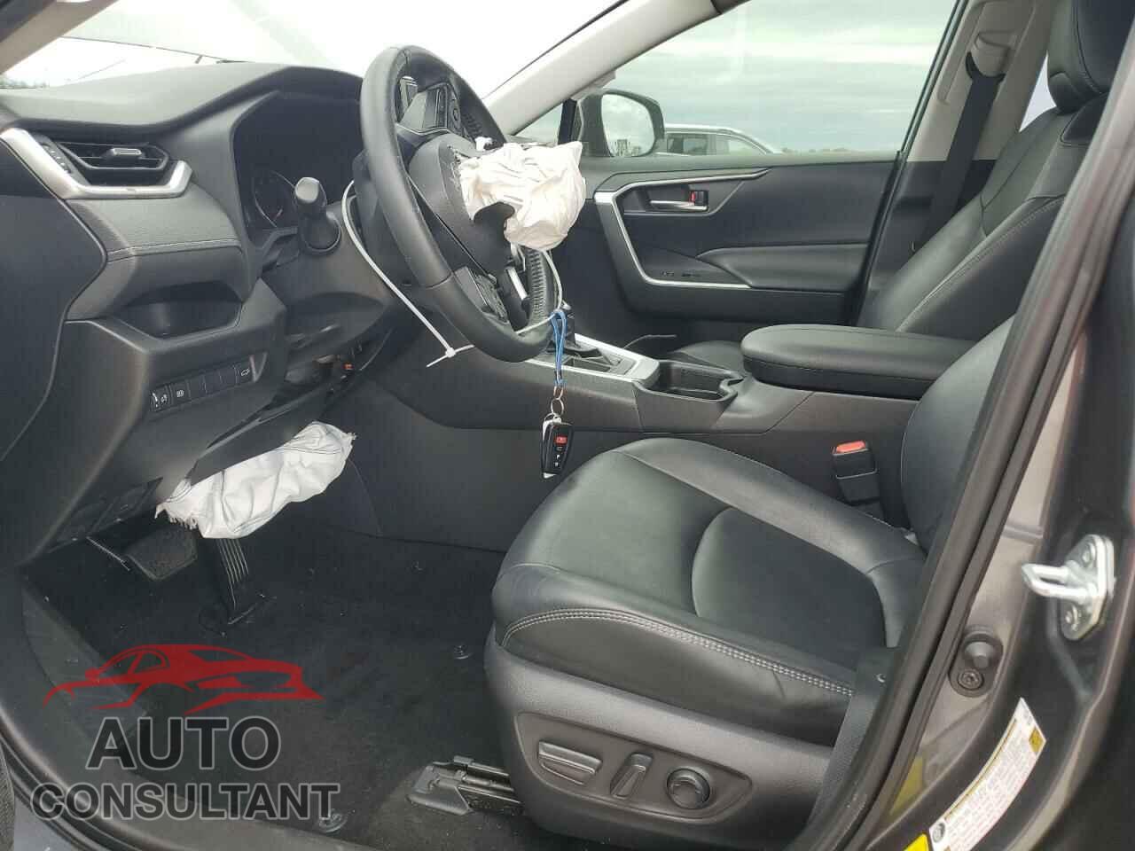 TOYOTA RAV4 2019 - JTMC1RFV5KD041608