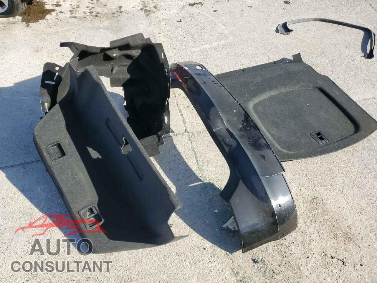 AUDI A8 2017 - WAU44AFD8HN004198