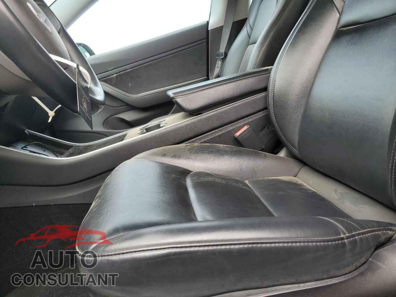 TESLA MODEL 3 2019 - 5YJ3E1EB9KF208929