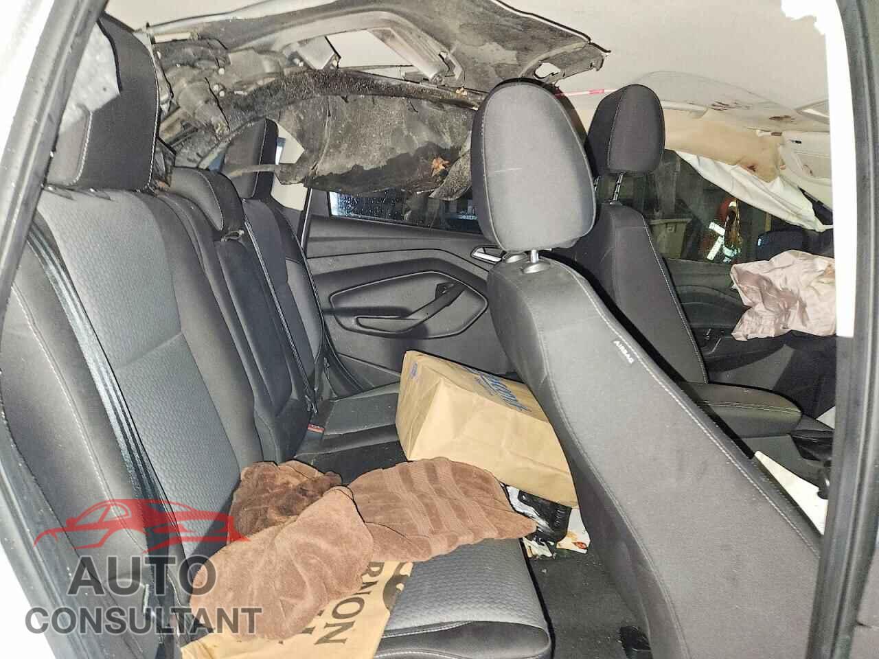FORD ESCAPE 2017 - 1FMCU9GDXHUC84851