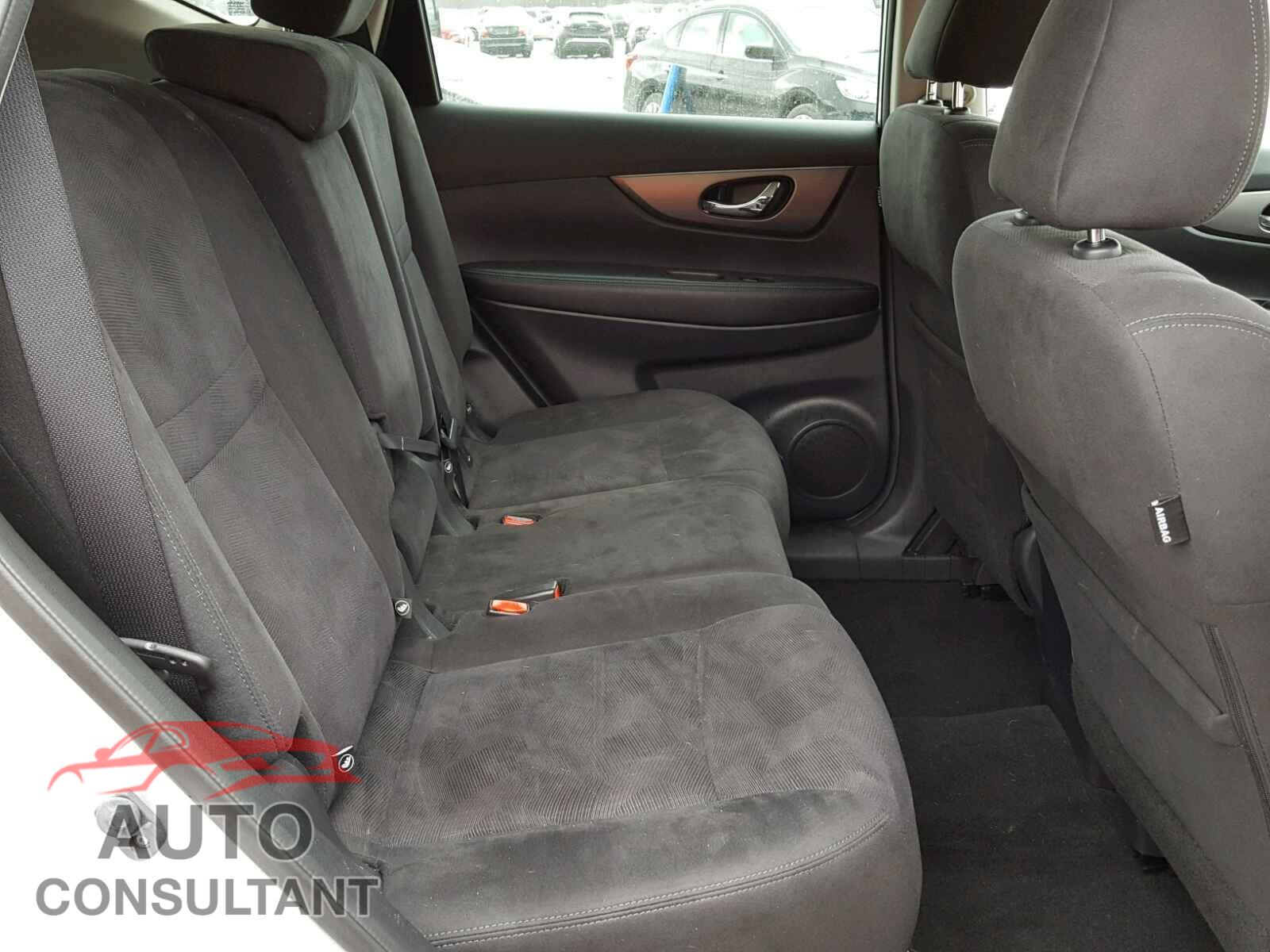 NISSAN ROGUE S 2015 - KNMAT2MT8FP529868