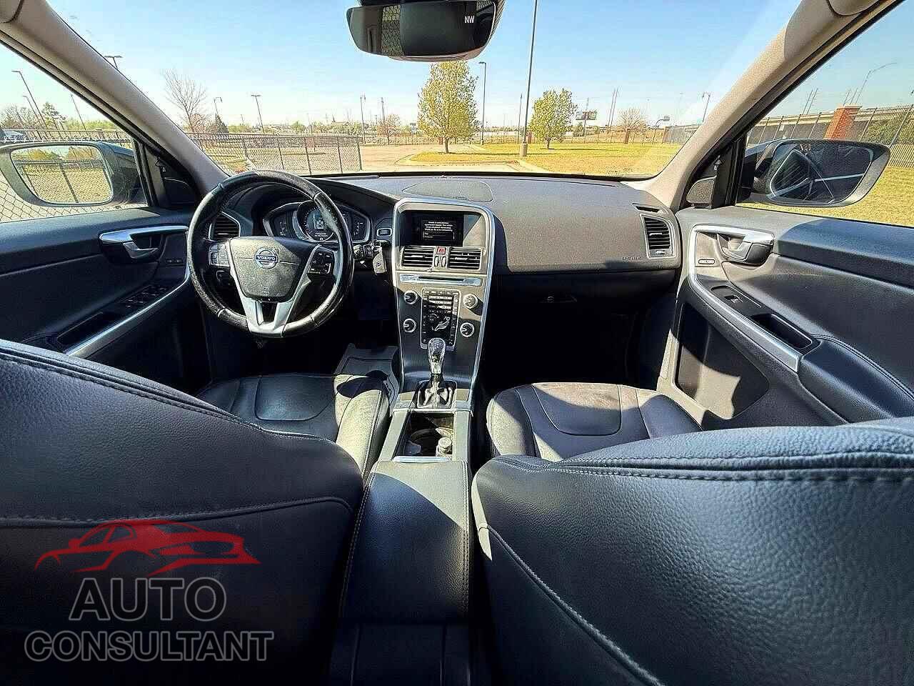 VOLVO XC60 2015 - YV440MDM7F2741231