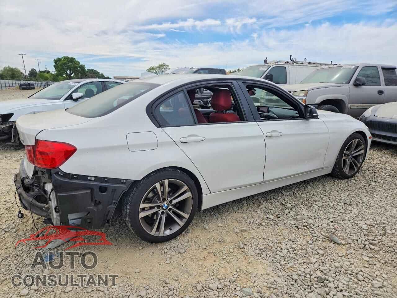 BMW 3 SERIES 2015 - WBA3C1C52FK119180
