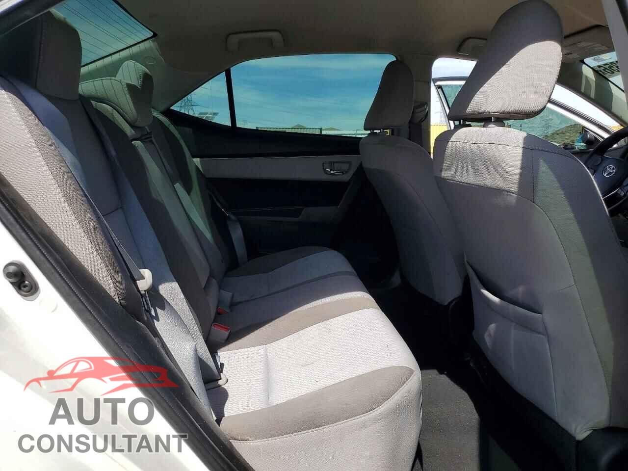 TOYOTA COROLLA 2017 - 5YFBURHE5HP638909