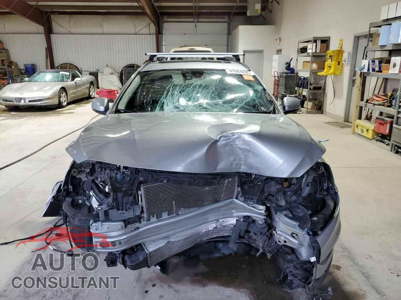 VOLVO V60 2018 - YV140MEL4J2379919