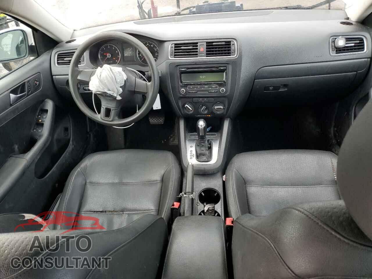VOLKSWAGEN JETTA 2012 - 3VWDX7AJ4CM005147