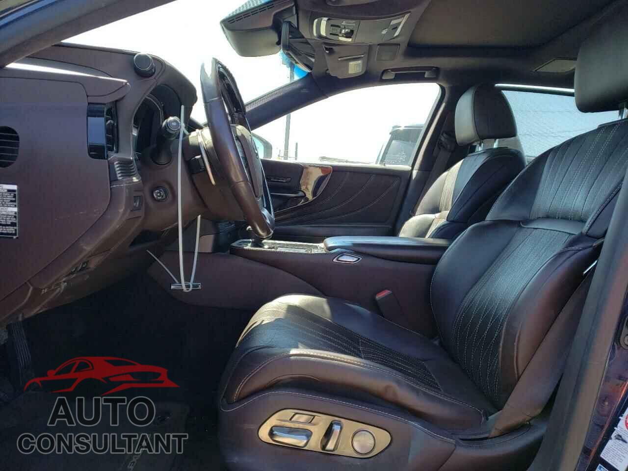 LEXUS LS500 2019 - JTHC5LFF5K5006005