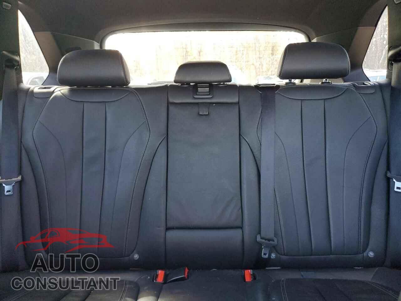 BMW X5 2017 - 5UXKR0C3XH0X77493