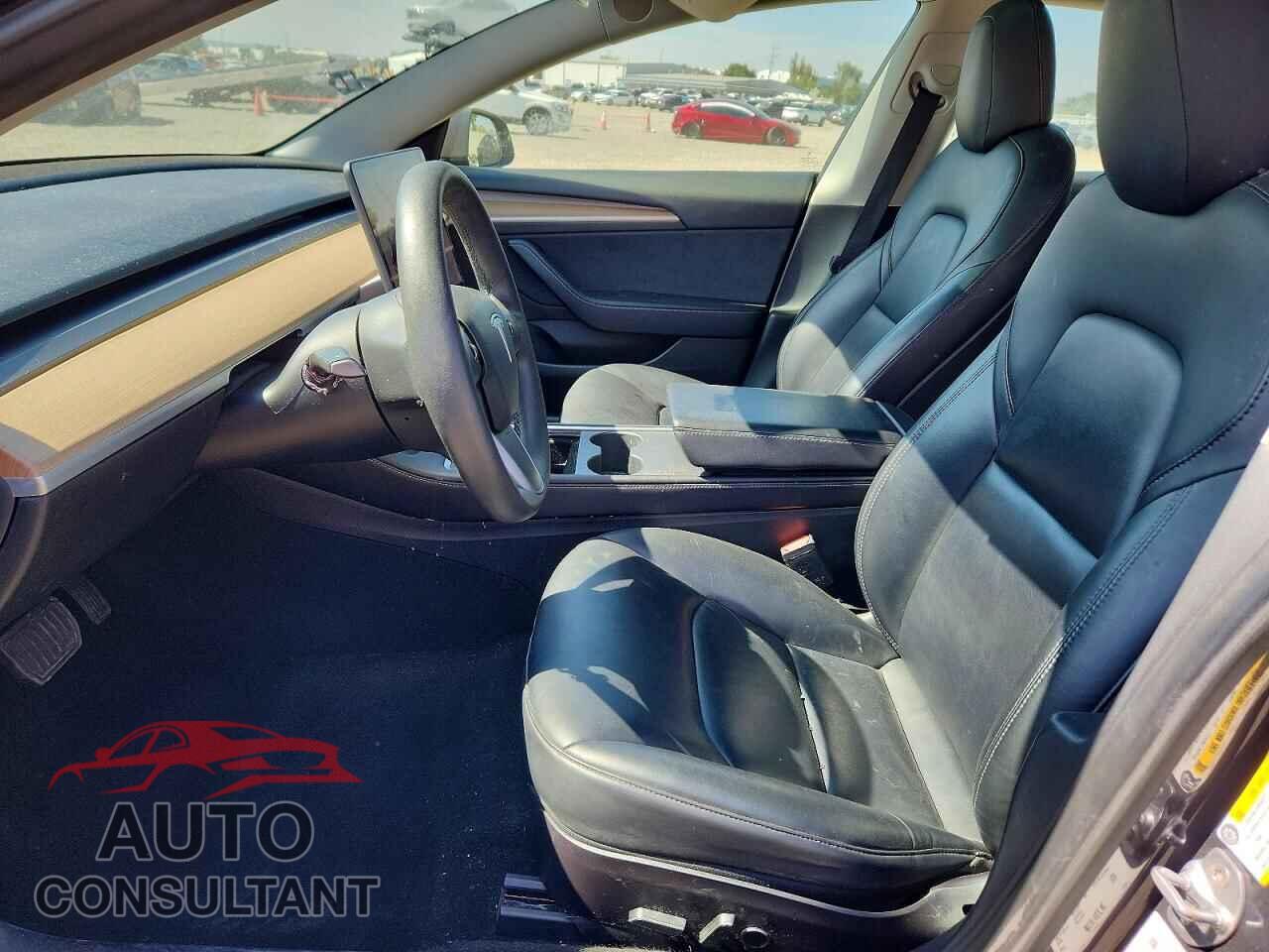 TESLA MODEL 3 2021 - 5YJ3E1EB3MF006011
