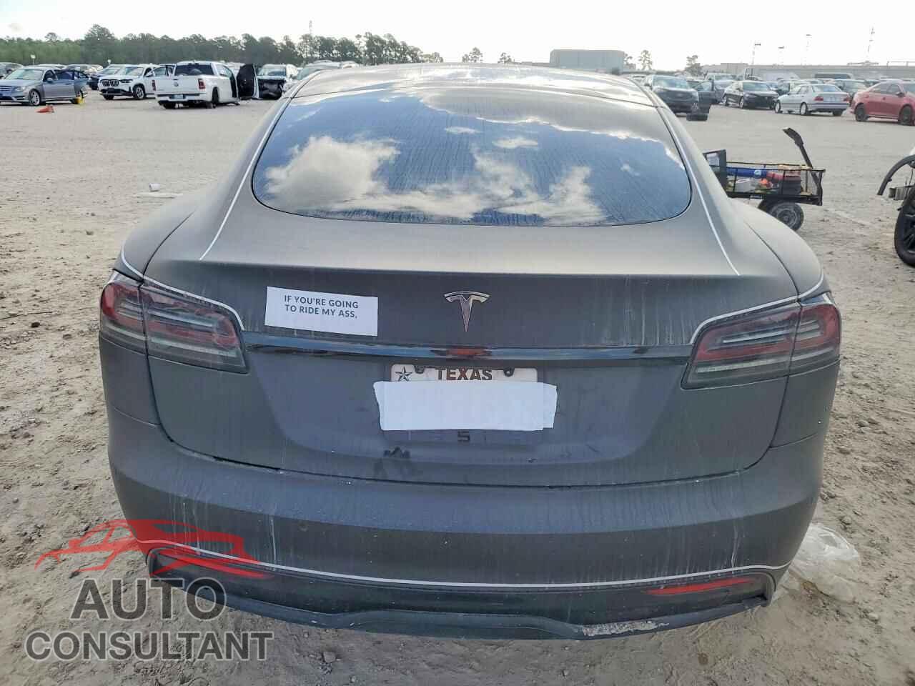 TESLA MODEL S 2022 - 5YJSA1E55NF478908
