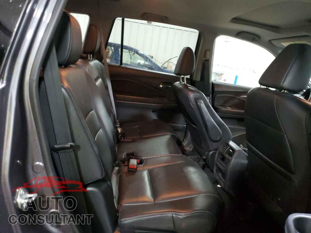 HONDA PILOT 2017 - 5FNYF6H53HB073560