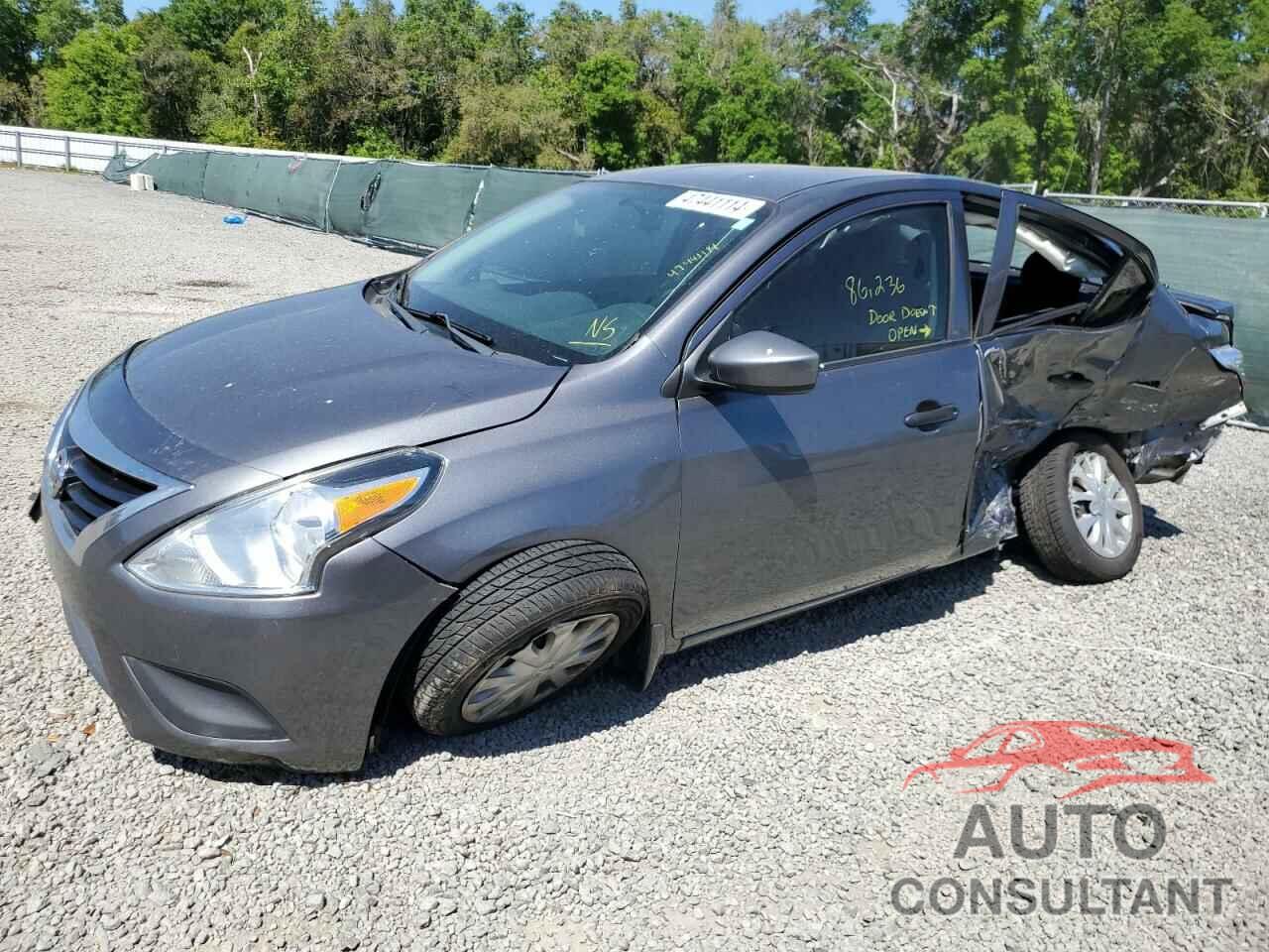 NISSAN VERSA 2018 - 3N1CN7APXJL806390