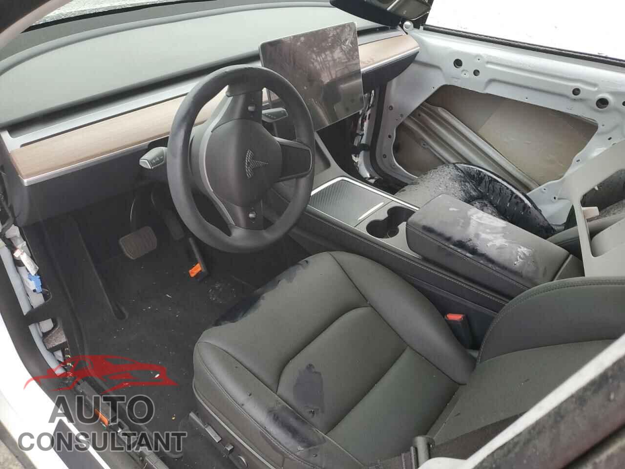 TESLA MODEL Y 2023 - 7SAYGDEE6PF708195
