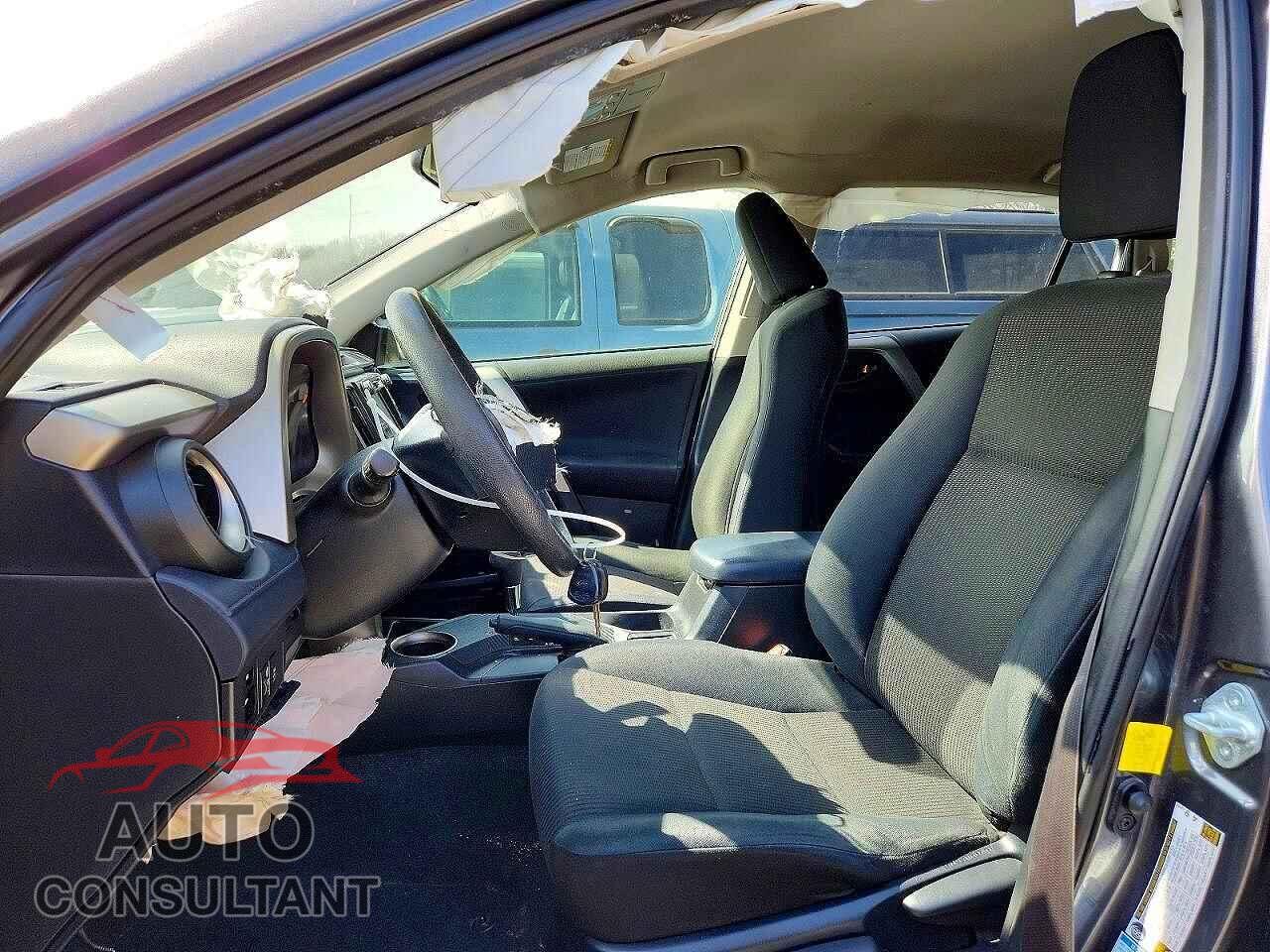 TOYOTA RAV4 2015 - JTMBFREV2FD102031