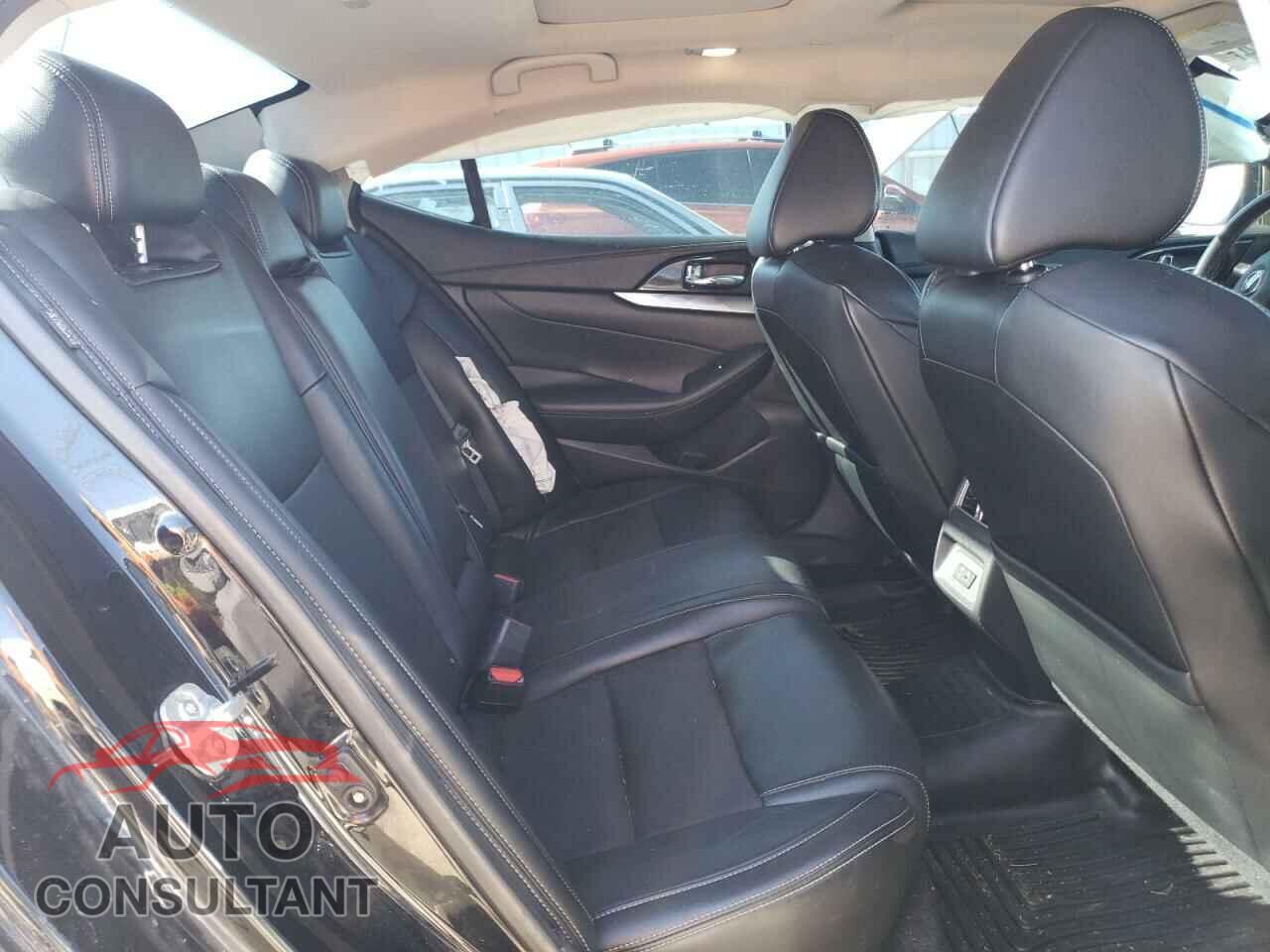 NISSAN MAXIMA 2019 - 1N4AA6AV7KC372179
