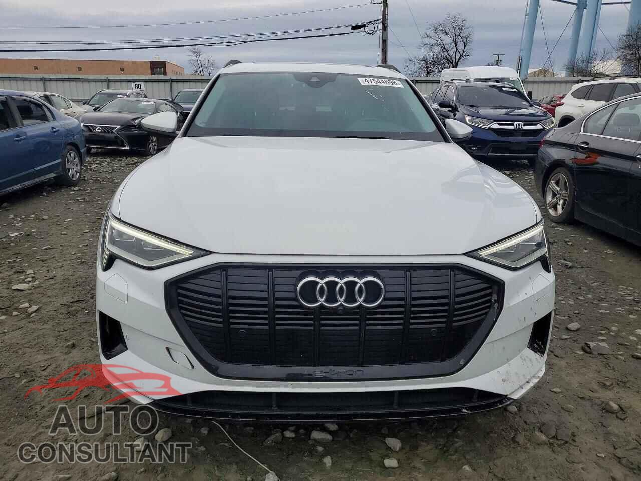 AUDI E-TRON 2021 - WA1LAAGE7MB027265