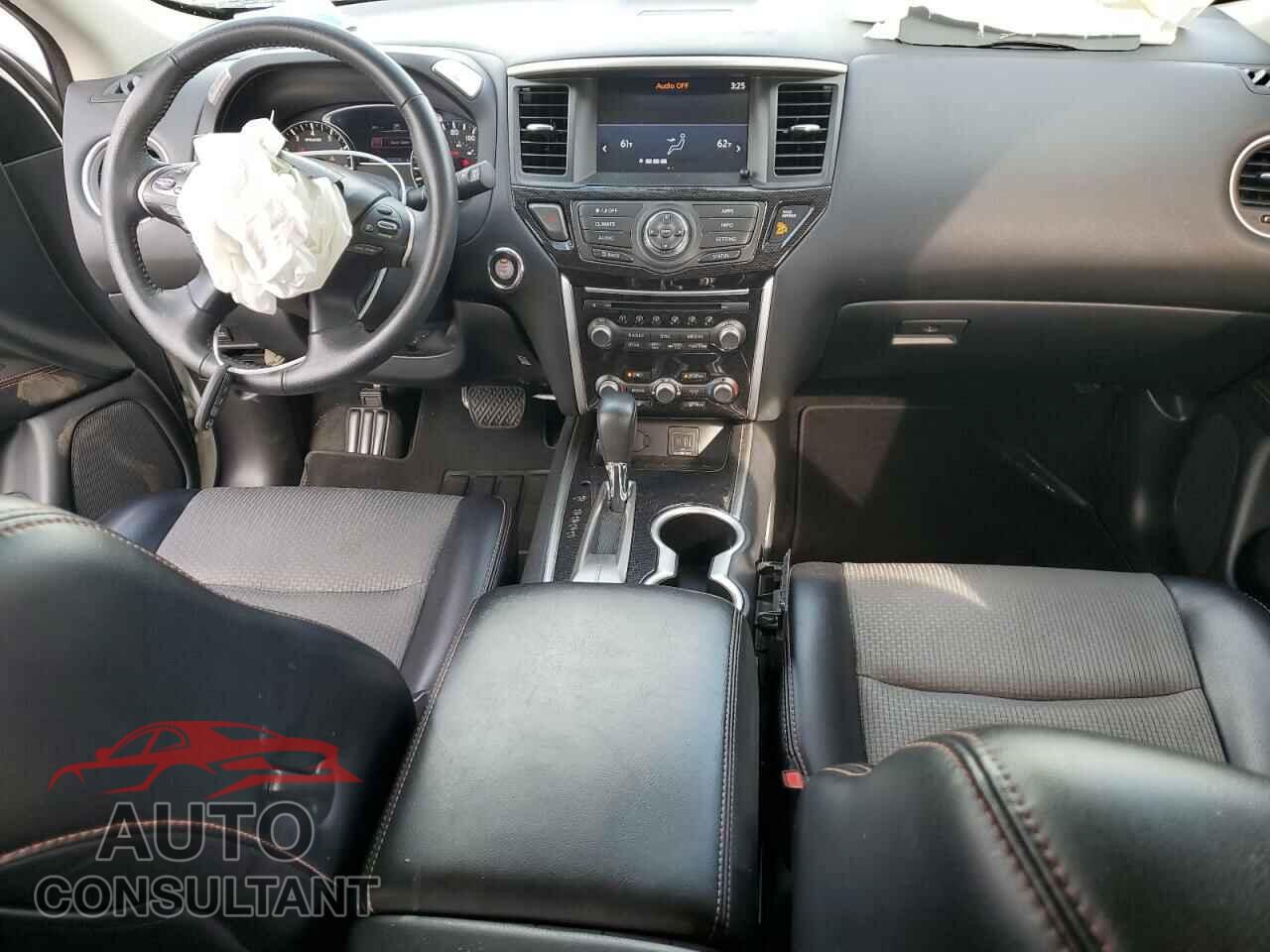 NISSAN PATHFINDER 2019 - 5N1DR2MN8KC648174