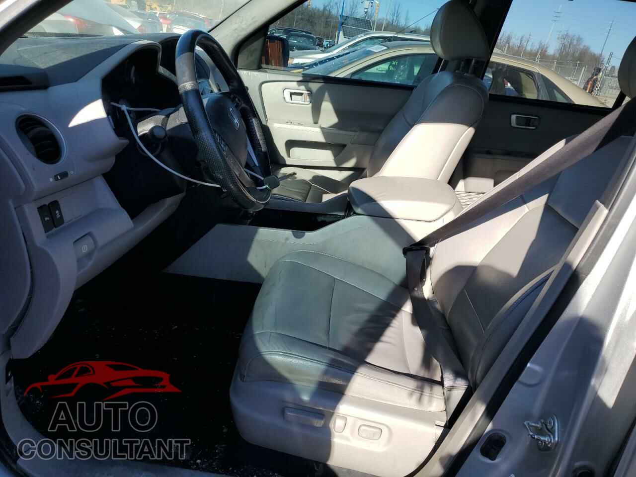 HONDA PILOT 2014 - 5FNYF4H98EB051654