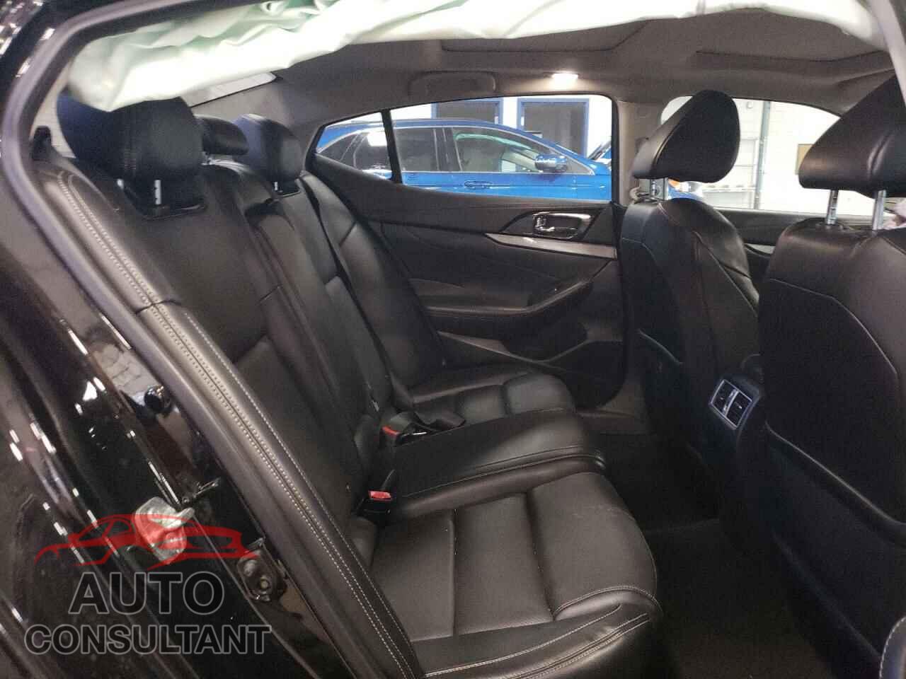NISSAN MAXIMA 2016 - 1N4AA6AP2GC903104