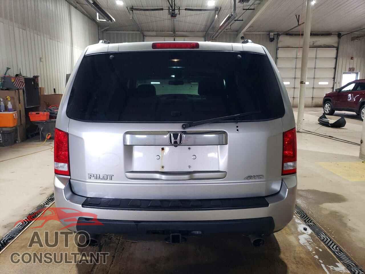 HONDA PILOT 2011 - 5FNYF4H70BB077210