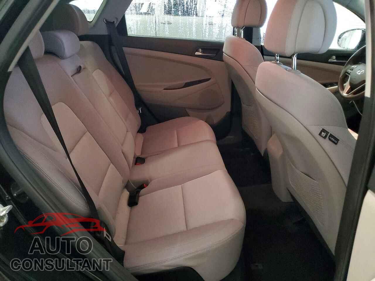 HYUNDAI TUCSON 2017 - KM8J3CA40HU404981