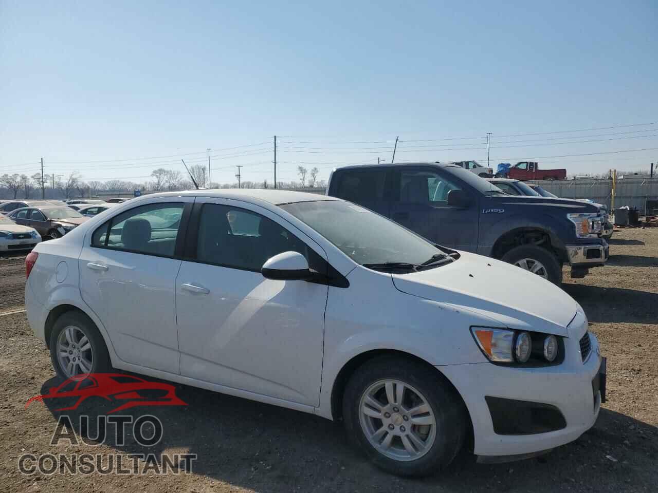CHEVROLET SONIC 2012 - 1G1JB5SH0C4176227
