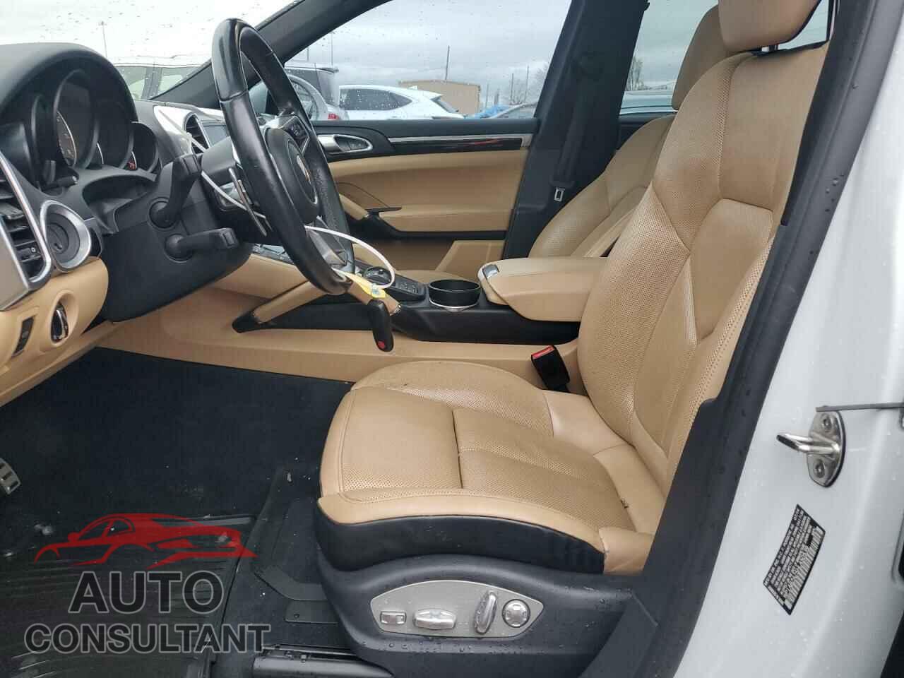 PORSCHE CAYENNE 2017 - WP1AB2A25HLA50539