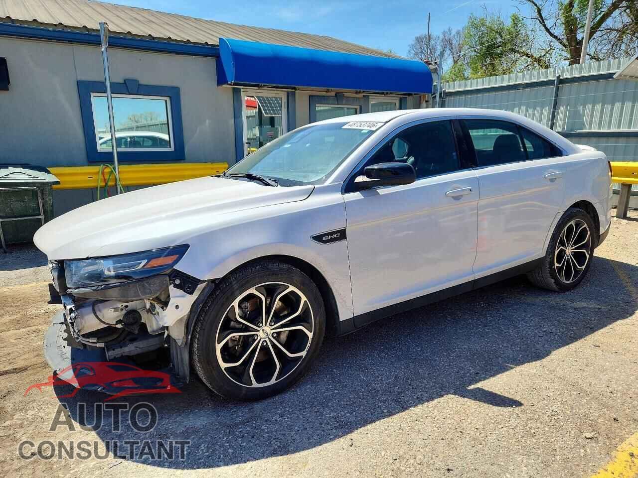 FORD TAURUS 2019 - 1FAHP2KT3KG116441