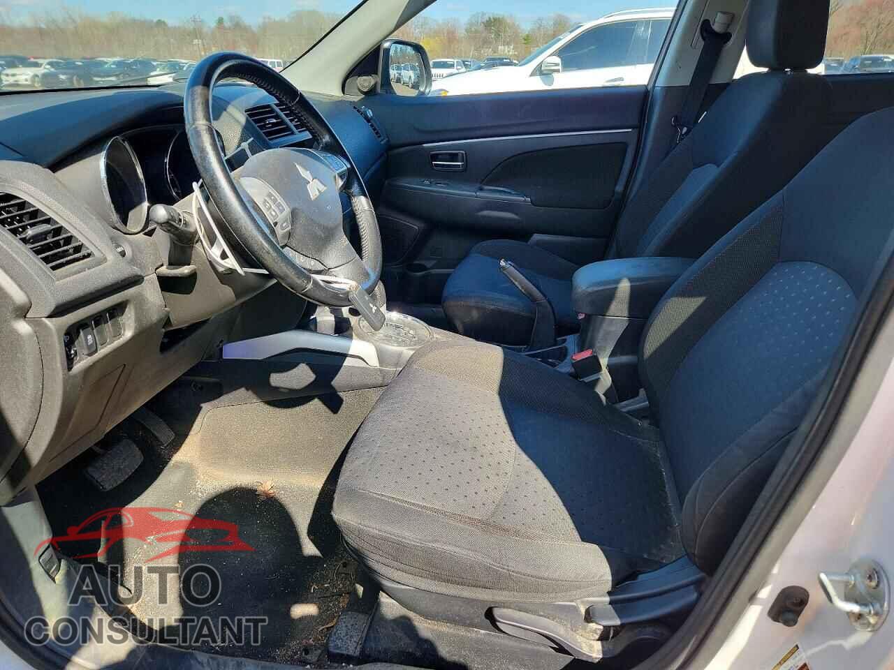 MITSUBISHI OUTLANDER 2012 - JA4AR4AU6CZ008939