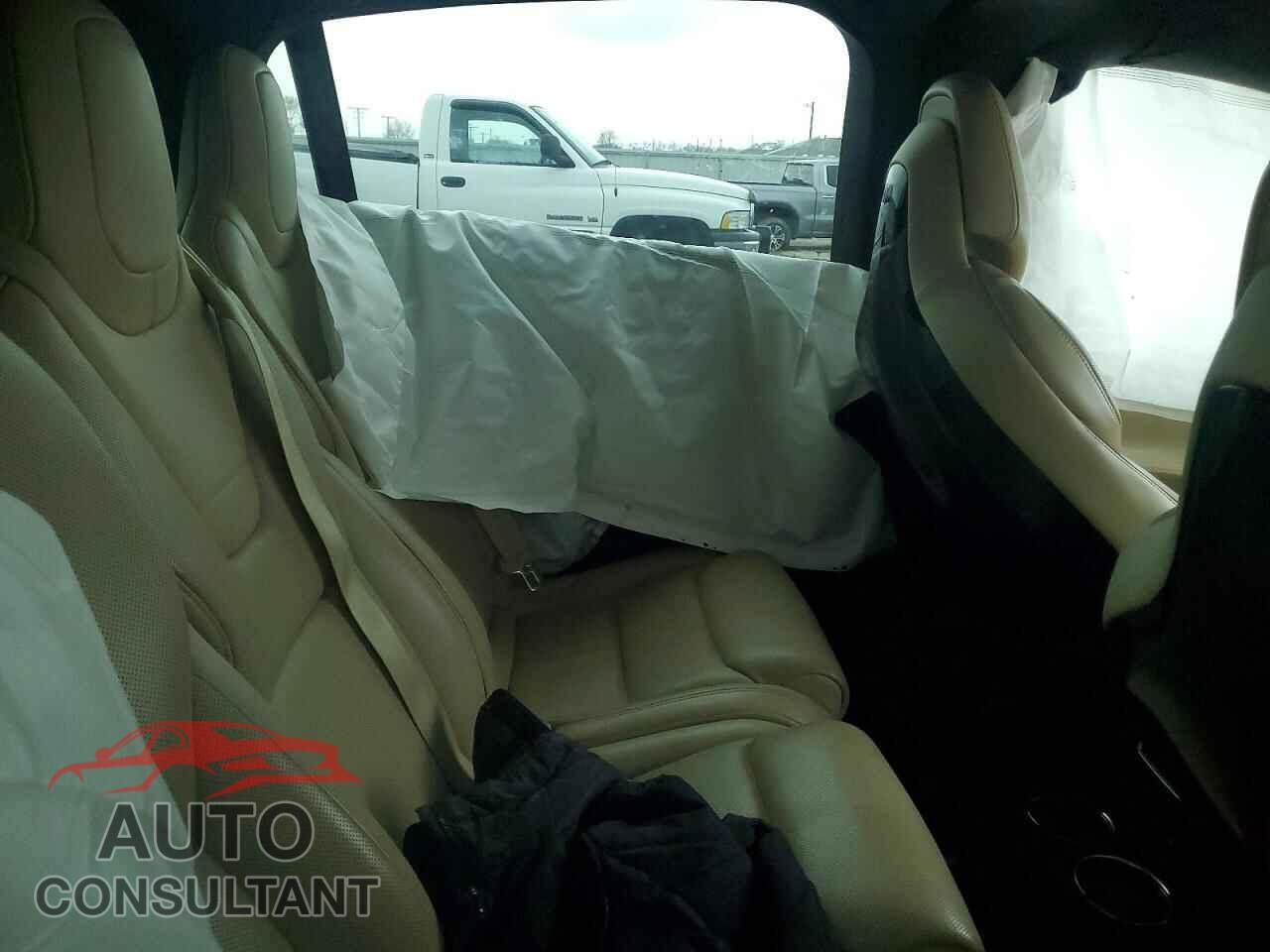 TESLA MODEL X 2016 - 5YJXCAE21GF004415