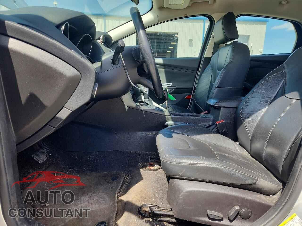 FORD FOCUS 2016 - 1FADP3K28GL257662