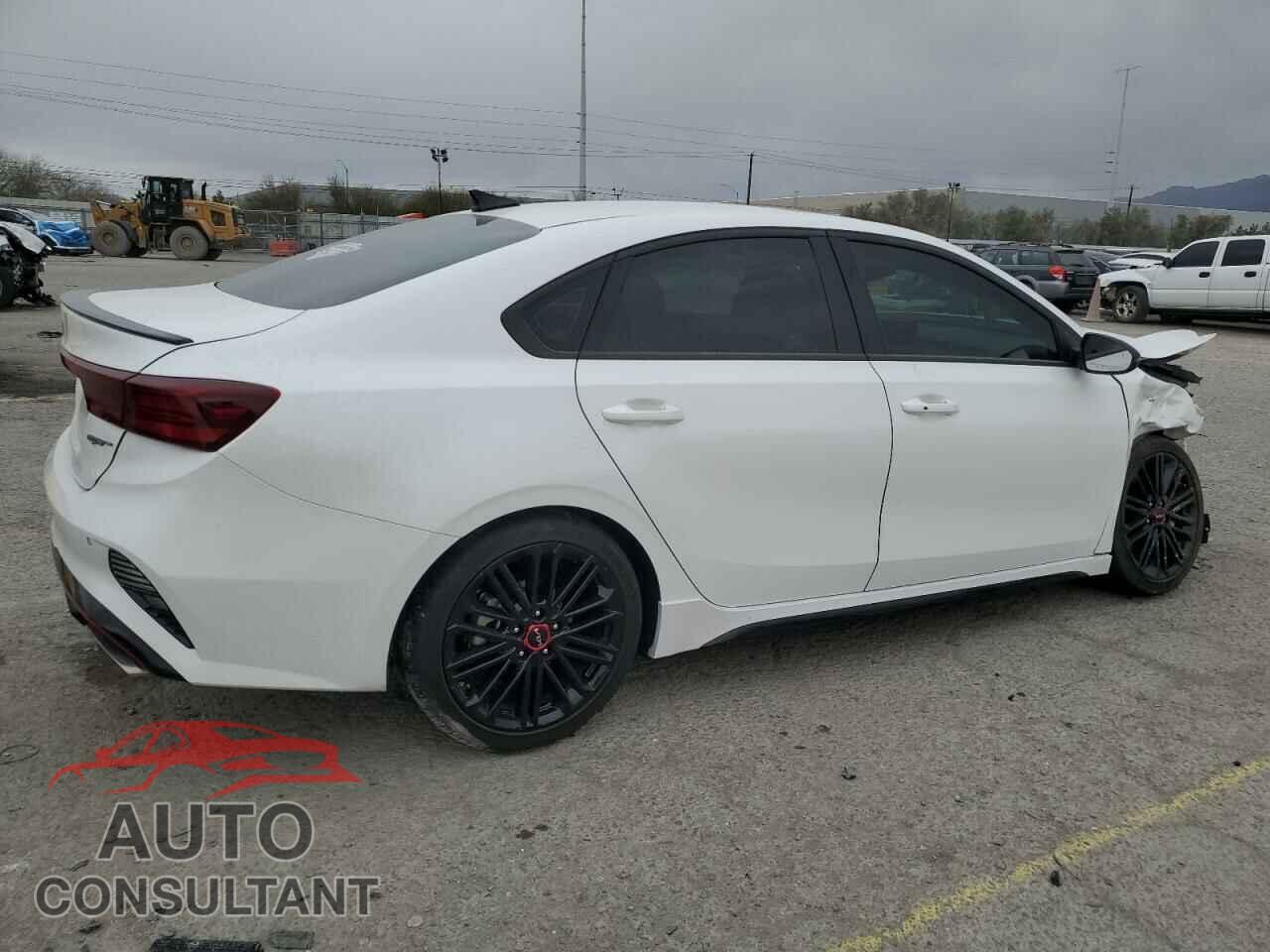 KIA FORTE 2023 - 3KPF44AC4PE556330