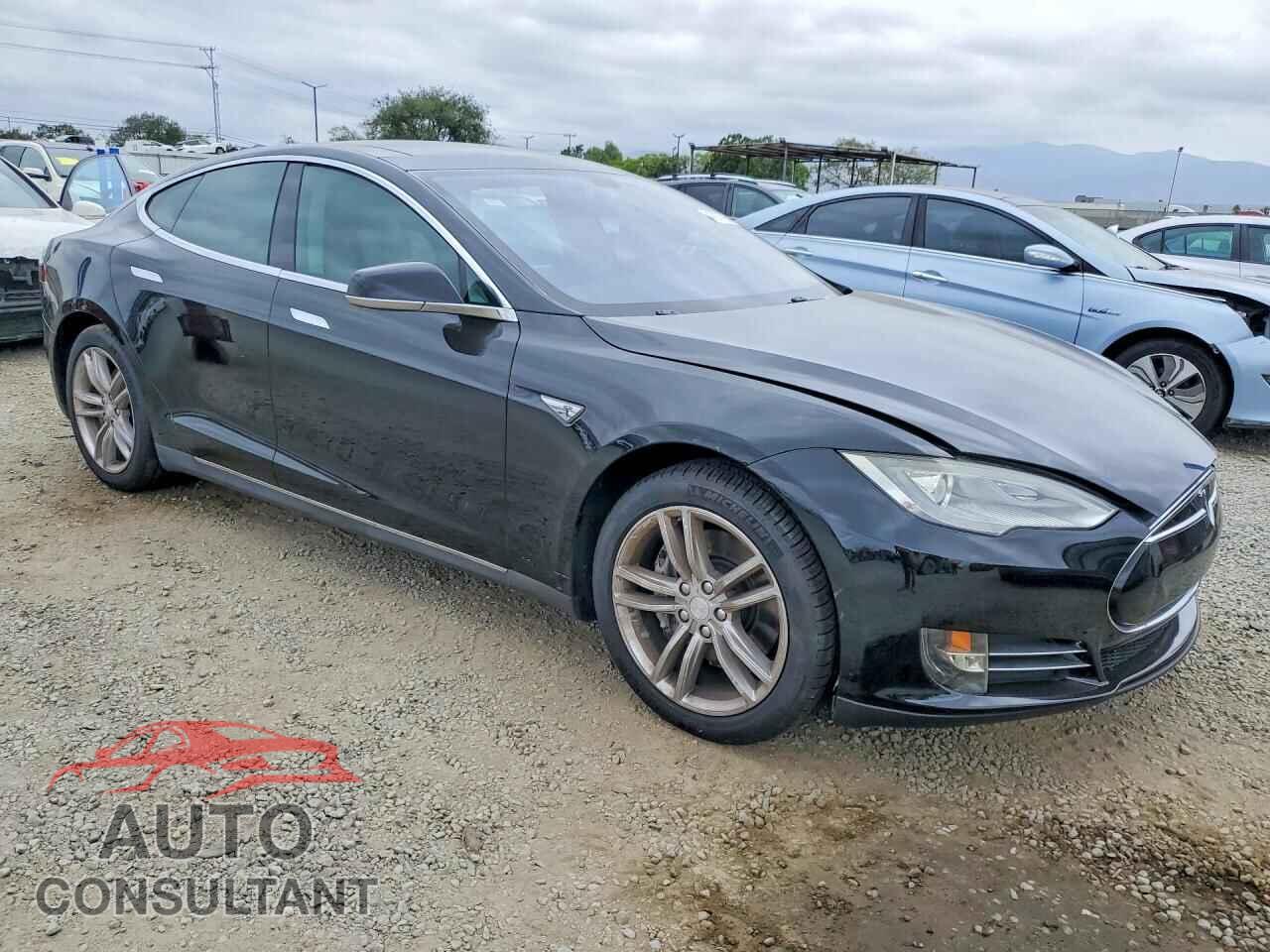 TESLA MODEL S 2013 - 5YJSA1CN6DFP26679