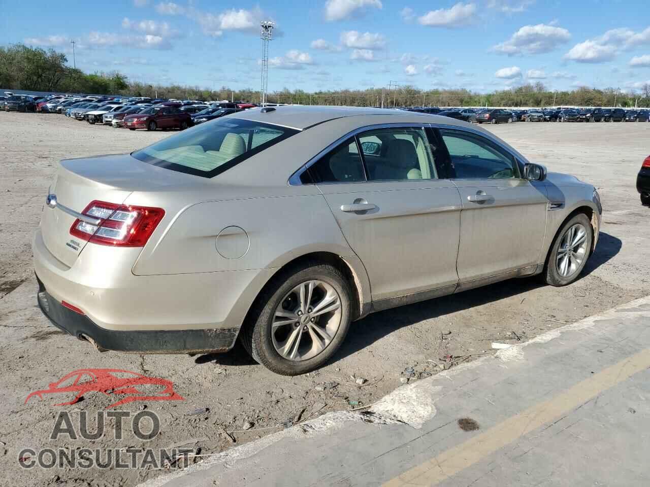 FORD TAURUS 2018 - 1FAHP2E84JG126806