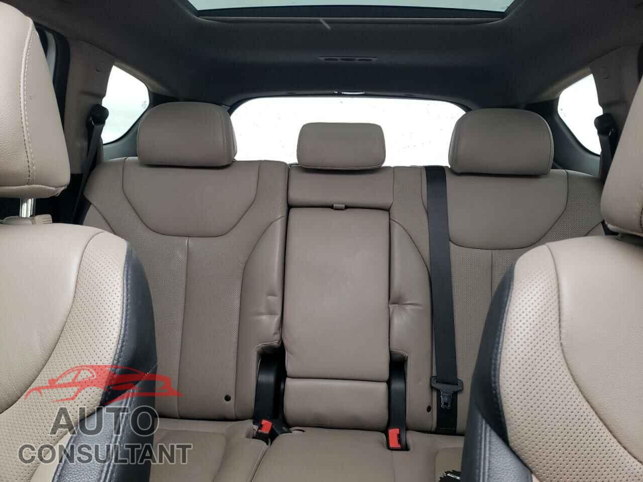 HYUNDAI SANTA FE 2019 - 5NMS5CAA3KH069853