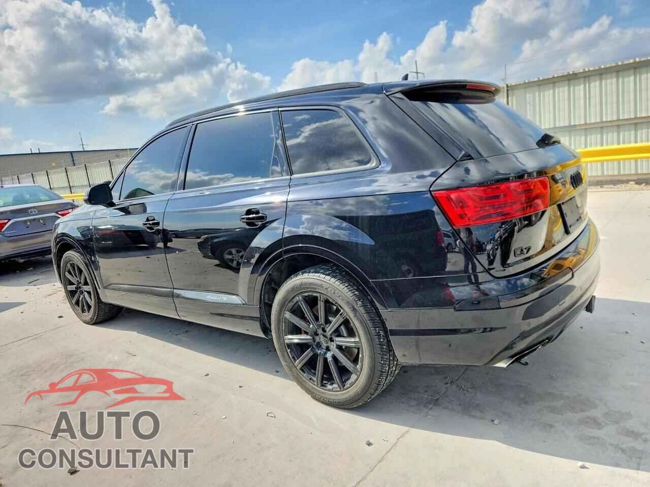 AUDI Q7 2018 - WA1VAAF7XJD021665
