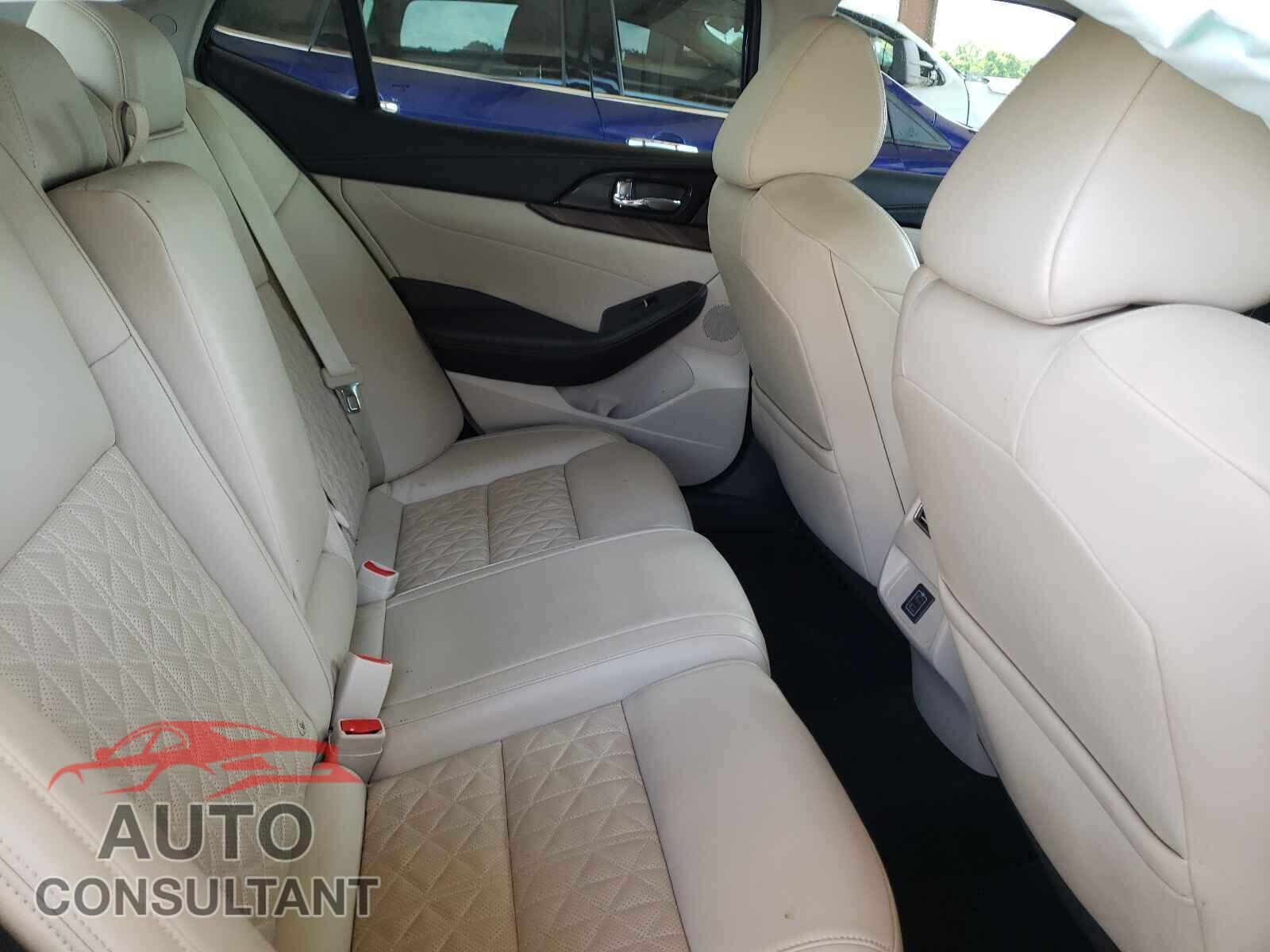NISSAN MAXIMA 2018 - 1N4AA6AP2JC391304