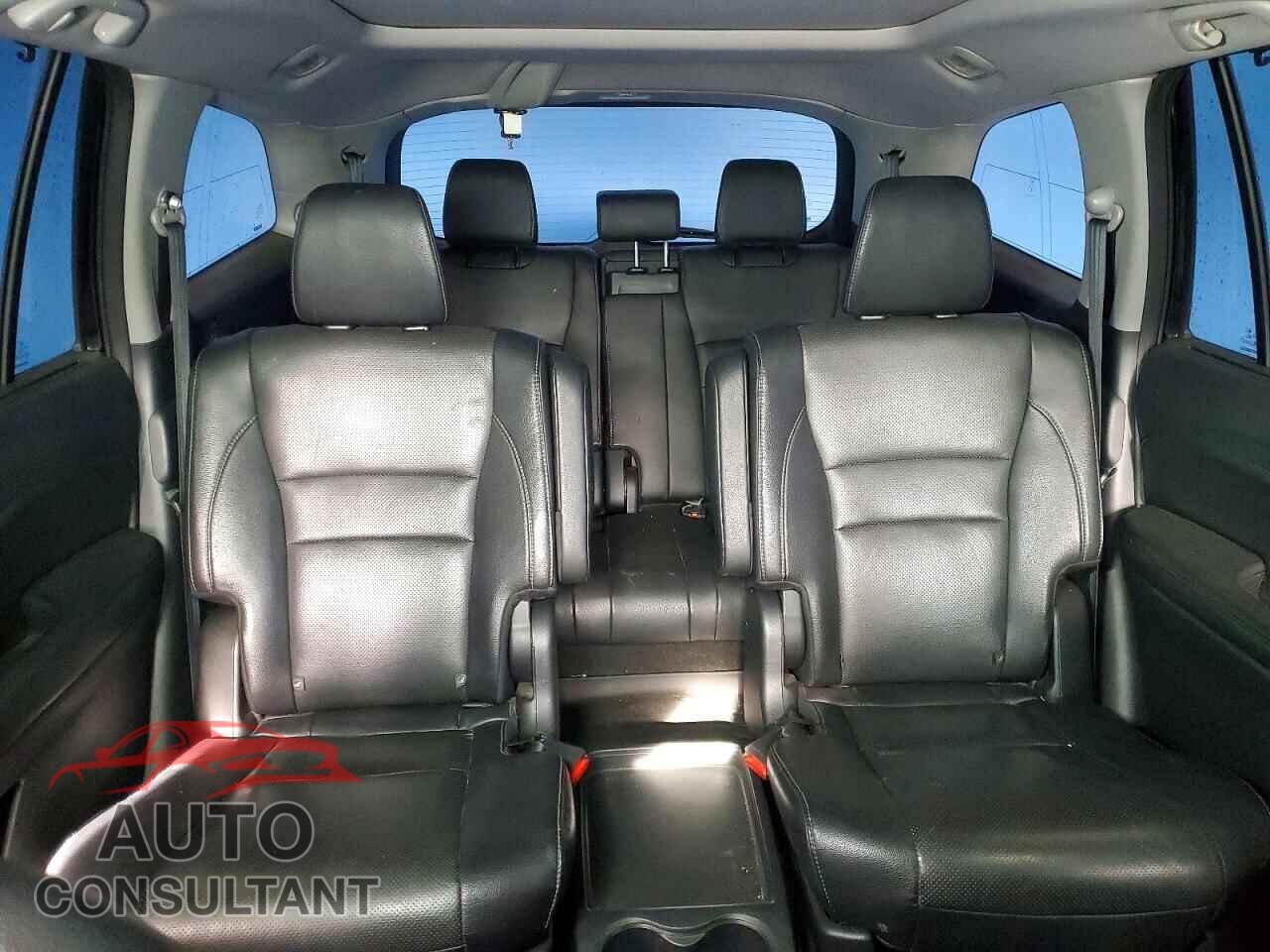 HONDA PILOT 2016 - 5FNYF6H00GB075821