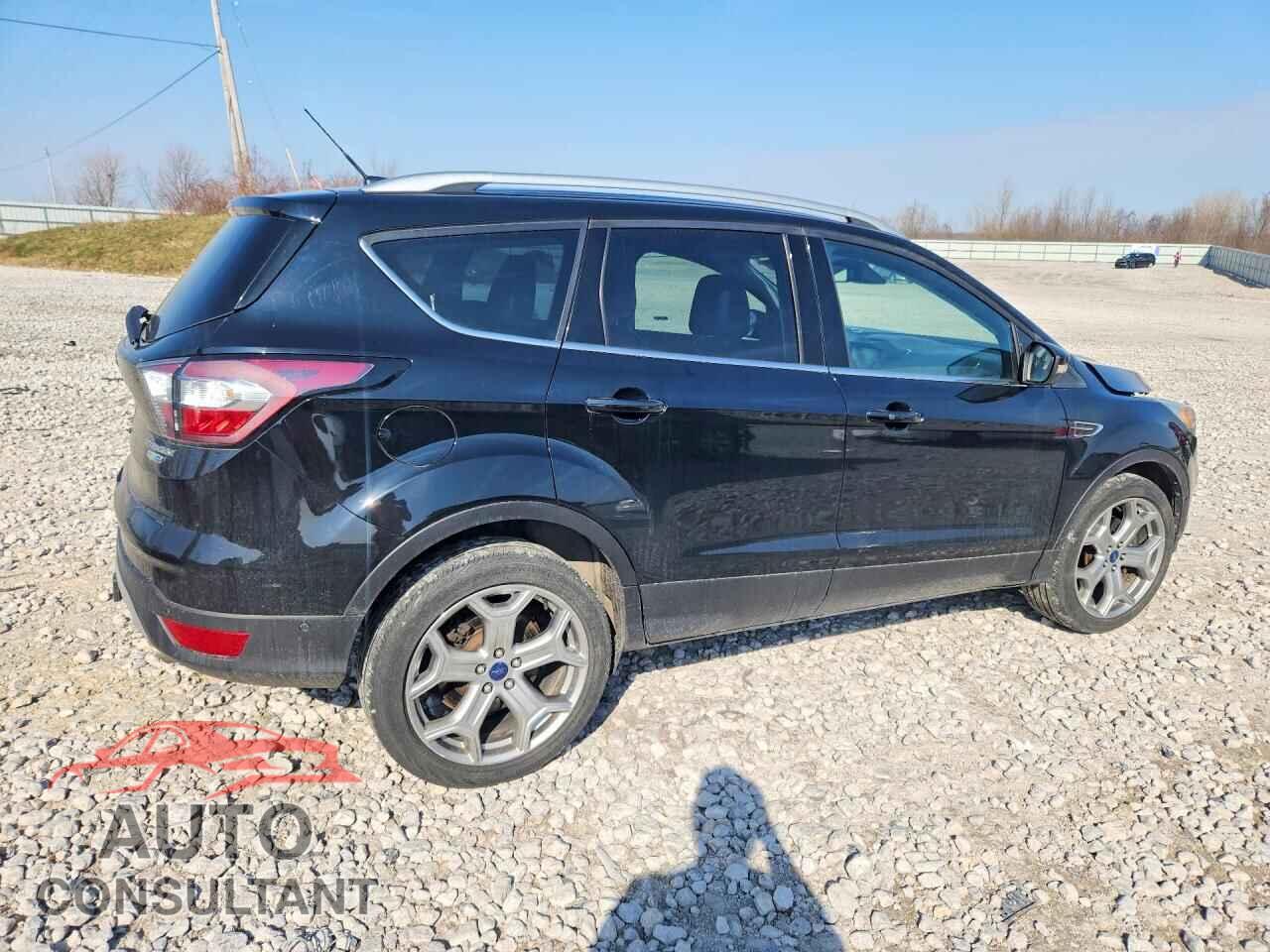 FORD ESCAPE 2017 - 1FMCU9J92HUA33424