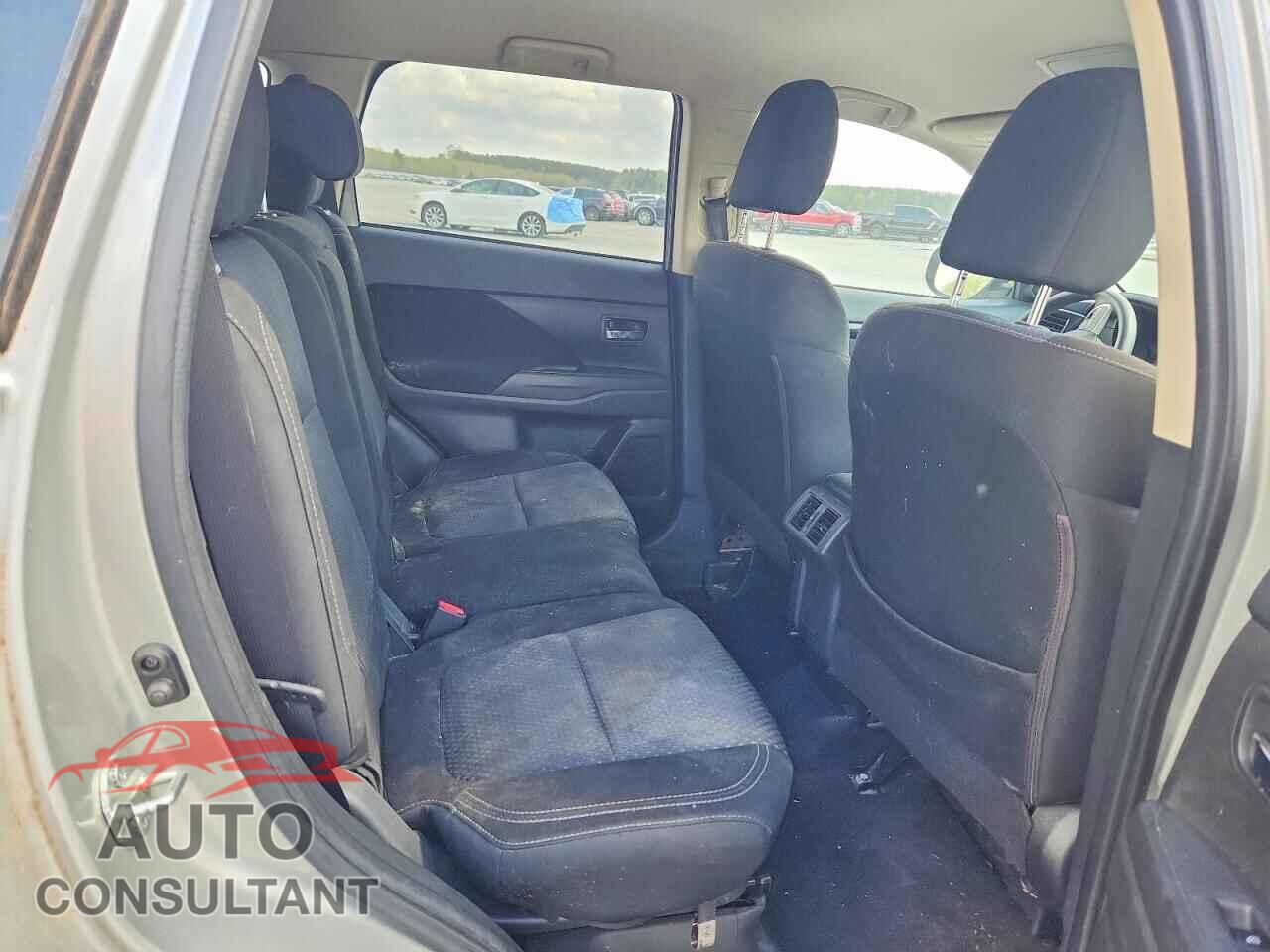 MITSUBISHI OUTLANDER 2019 - JA4AD2A37KZ028982