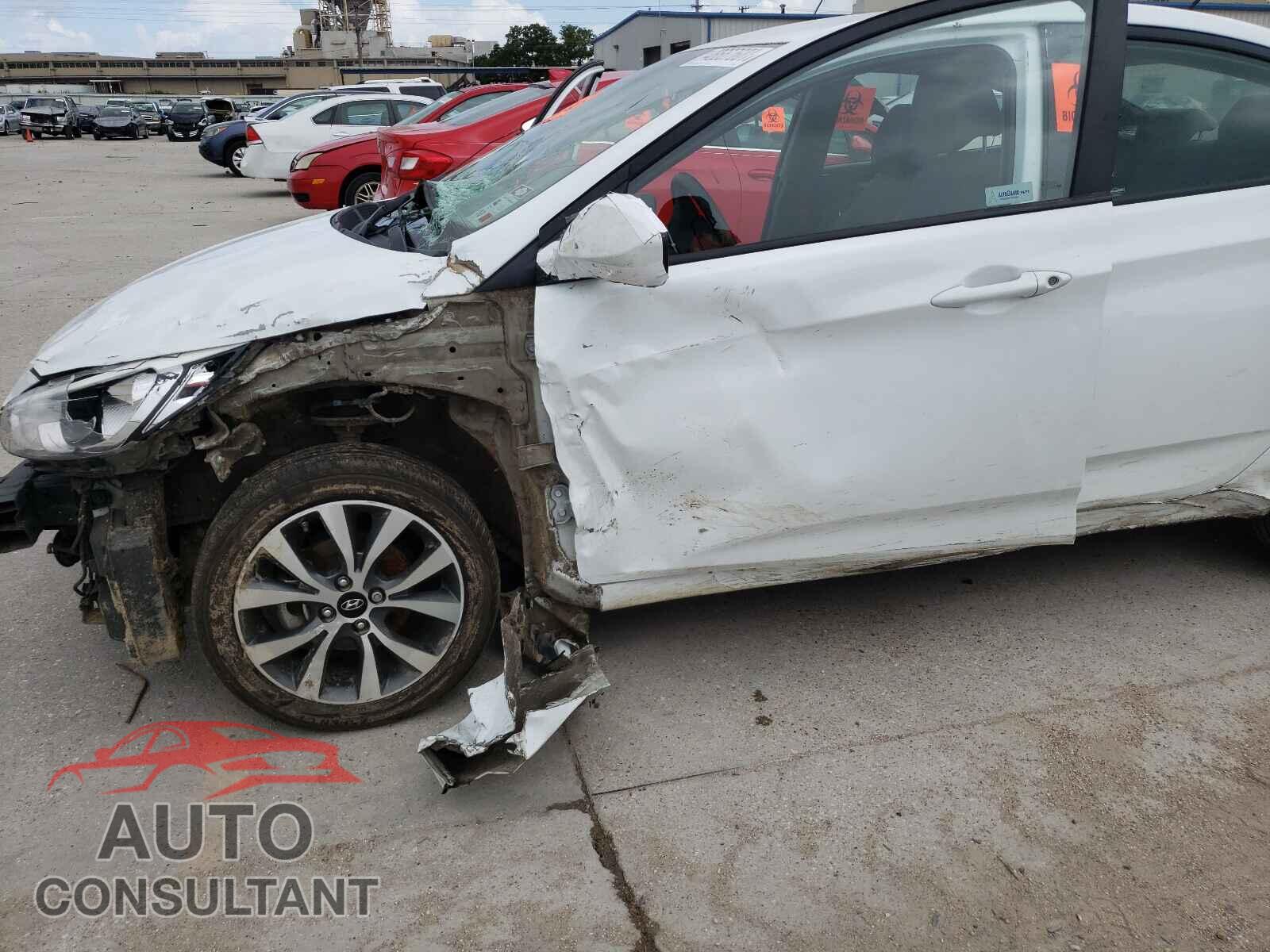 HYUNDAI ACCENT 2017 - KMHCT4AE3HU323268