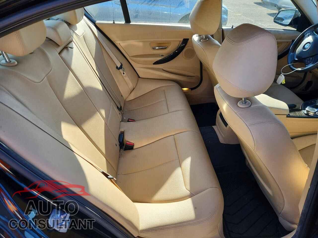 BMW 3 SERIES 2016 - WBA8A9C54GK617862